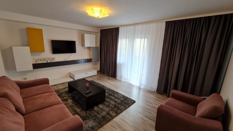 13 Septembrie, Sebastian Parc