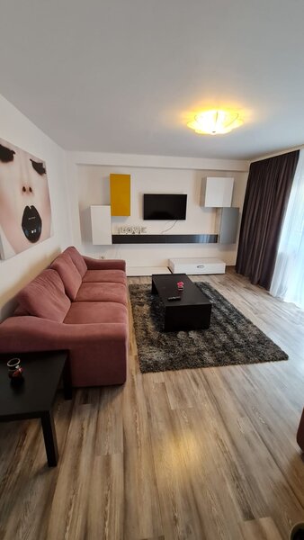 13 Septembrie, Sebastian Parc