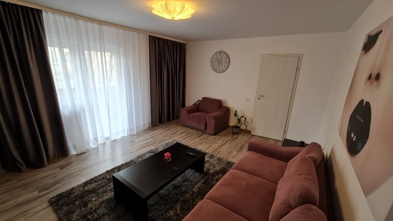 13 Septembrie, Sebastian Parc