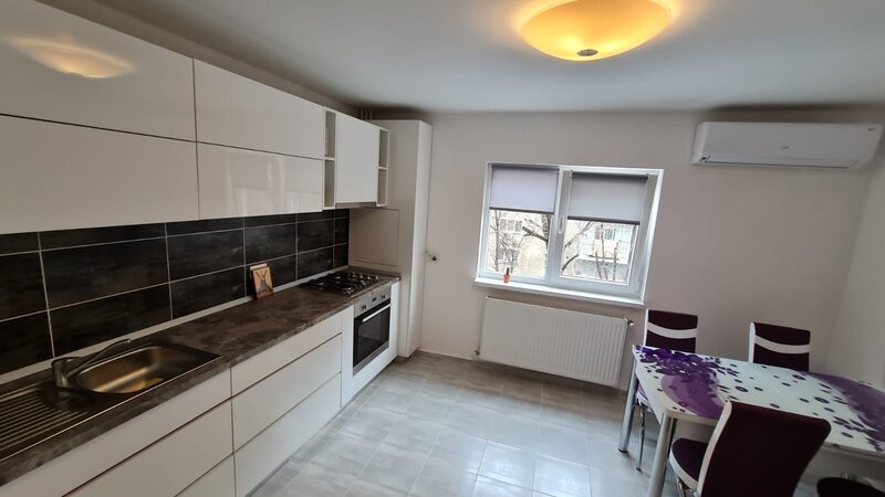 13 Septembrie, Sebastian Parc