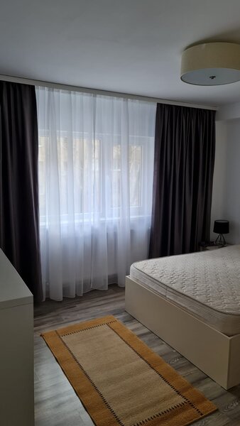 13 Septembrie, Sebastian Parc